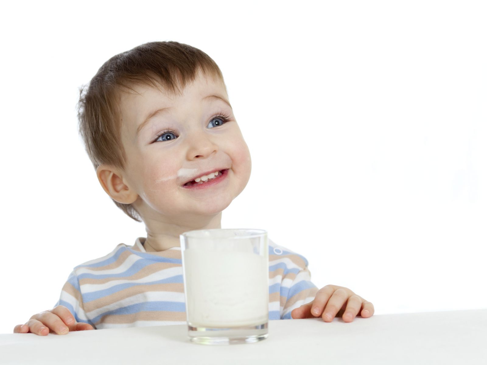 Các loại sữa tươi nguyên kem lý tưởng nhất cho bé